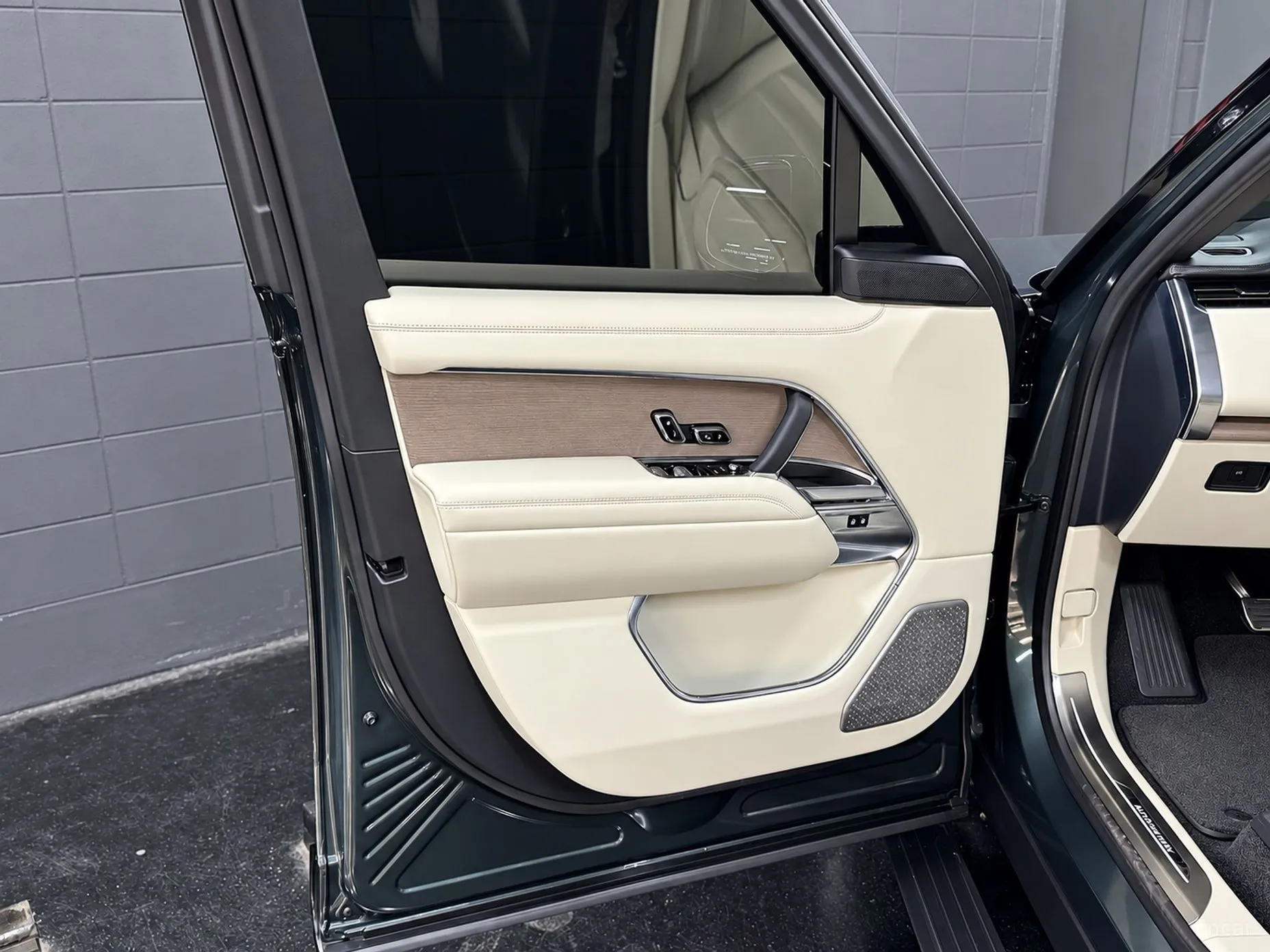 Land Rover Range Rover 5th Generation превью 11