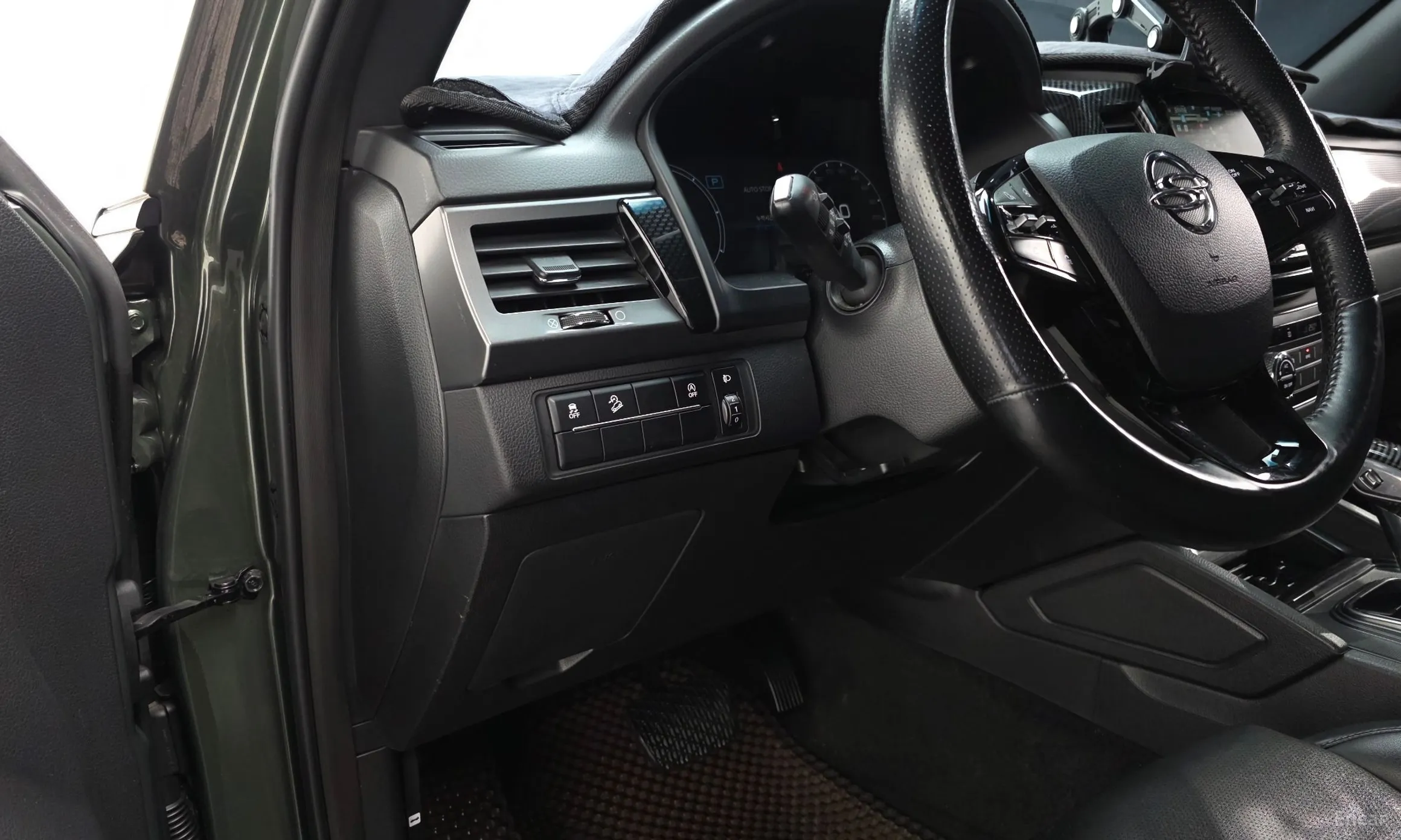KG Mobility (SsangYong) Rexton Sports превью 13