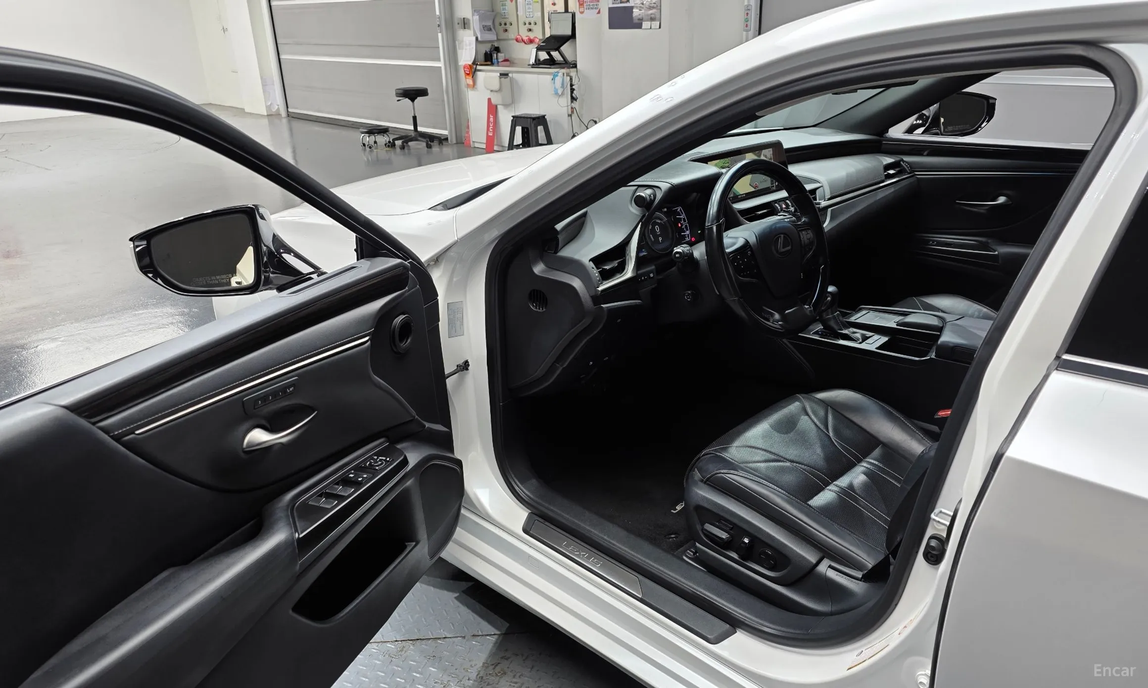 Lexus ES300h 7th Generation превью 10