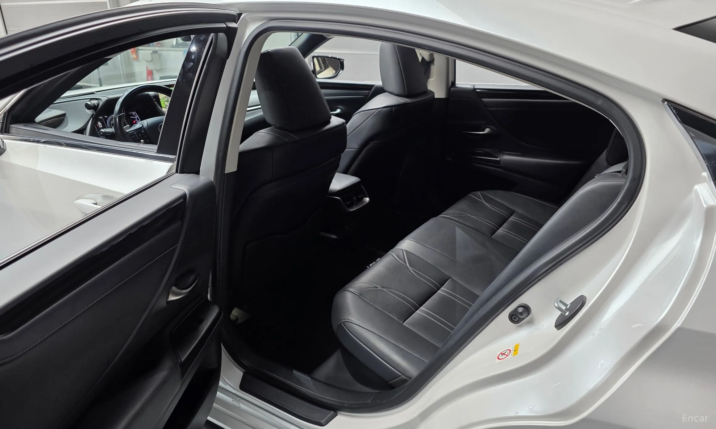 Lexus ES300h 7th Generation превью 11