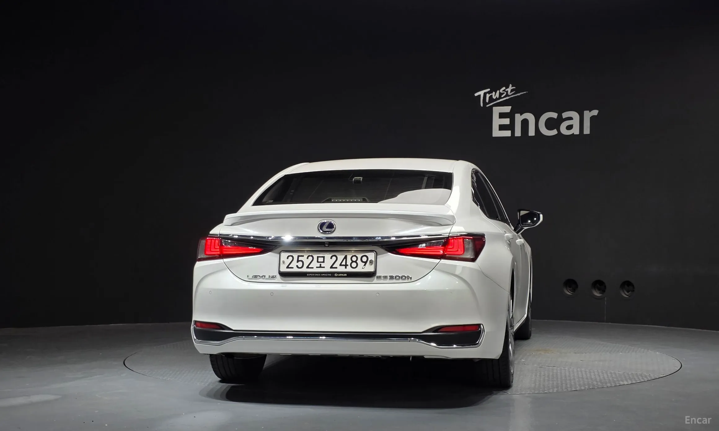 Lexus ES300h 7th Generation превью 4