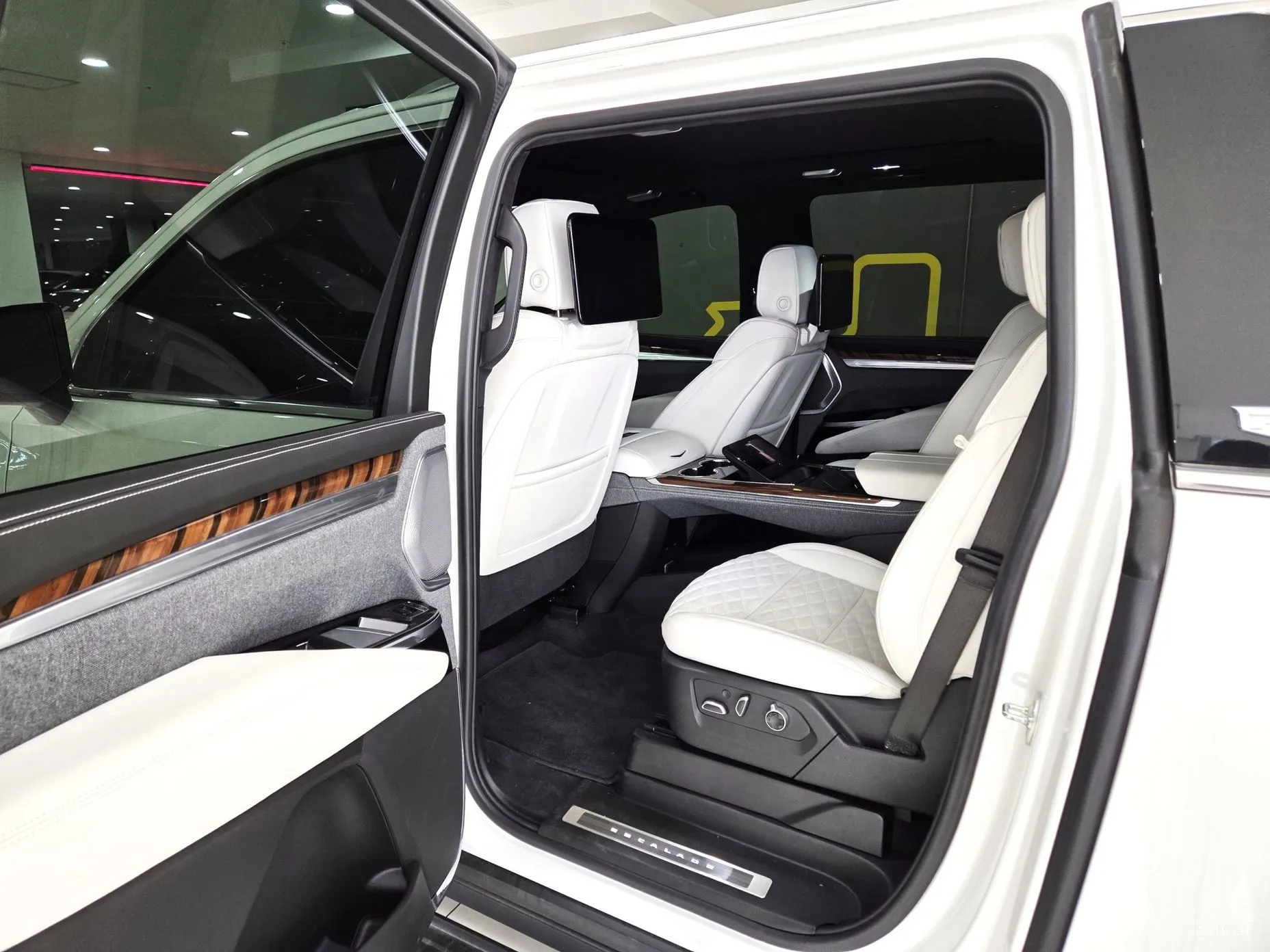 Cadillac Escalade 5th Generation 3