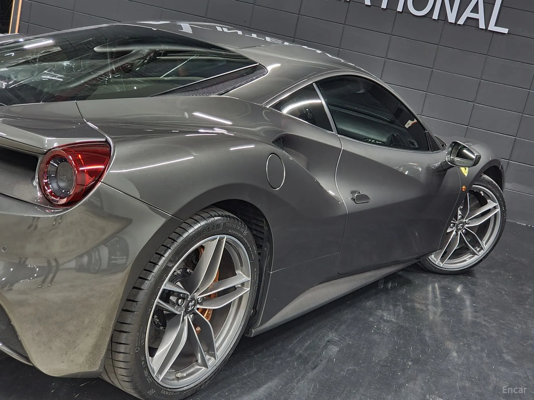 Ferrari 488 GTB превью 11