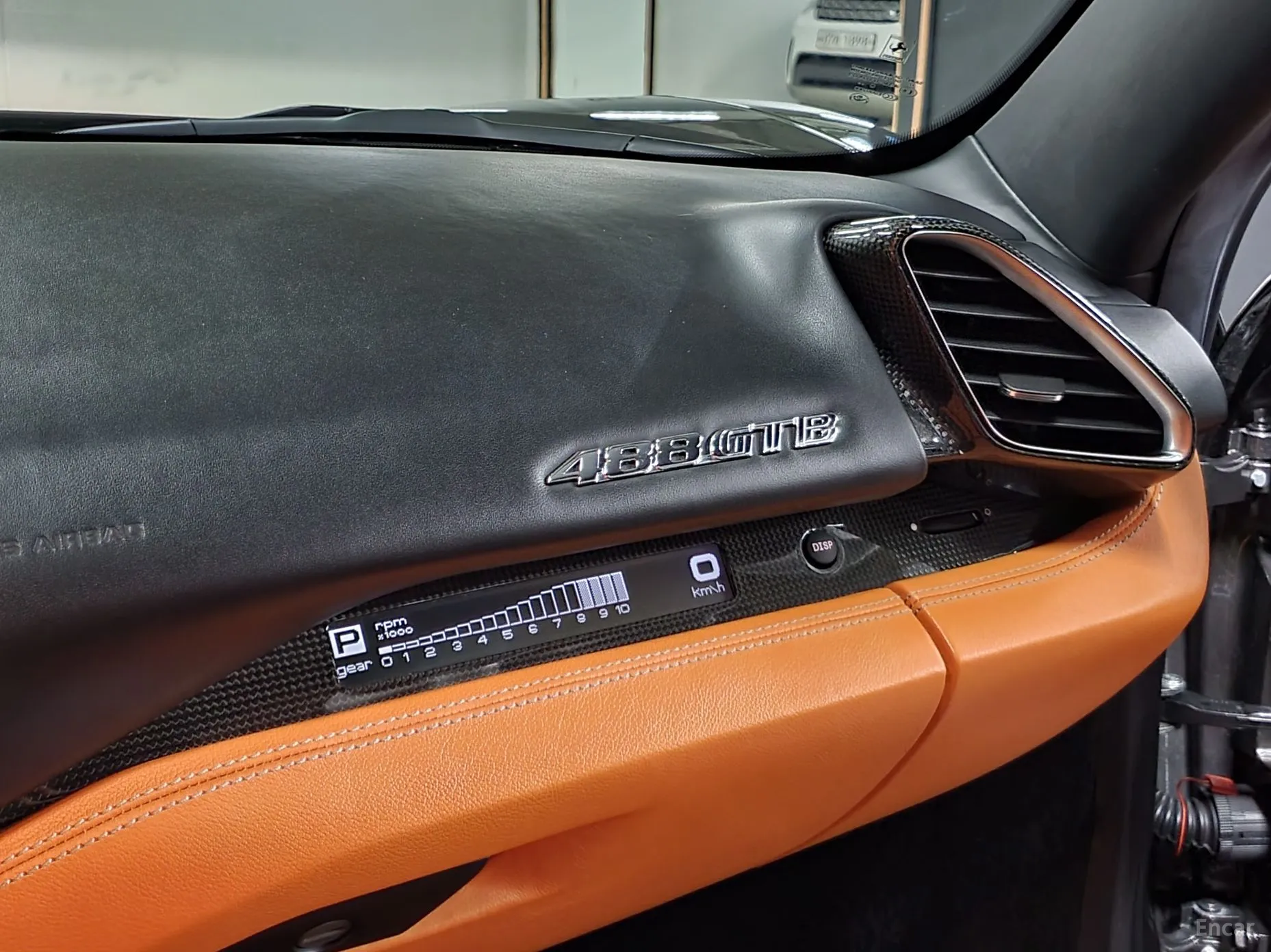 Ferrari 488 GTB превью 8