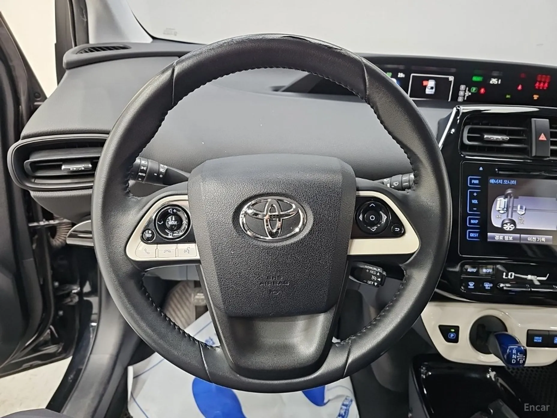 Toyota Prius 4th Generation превью 18