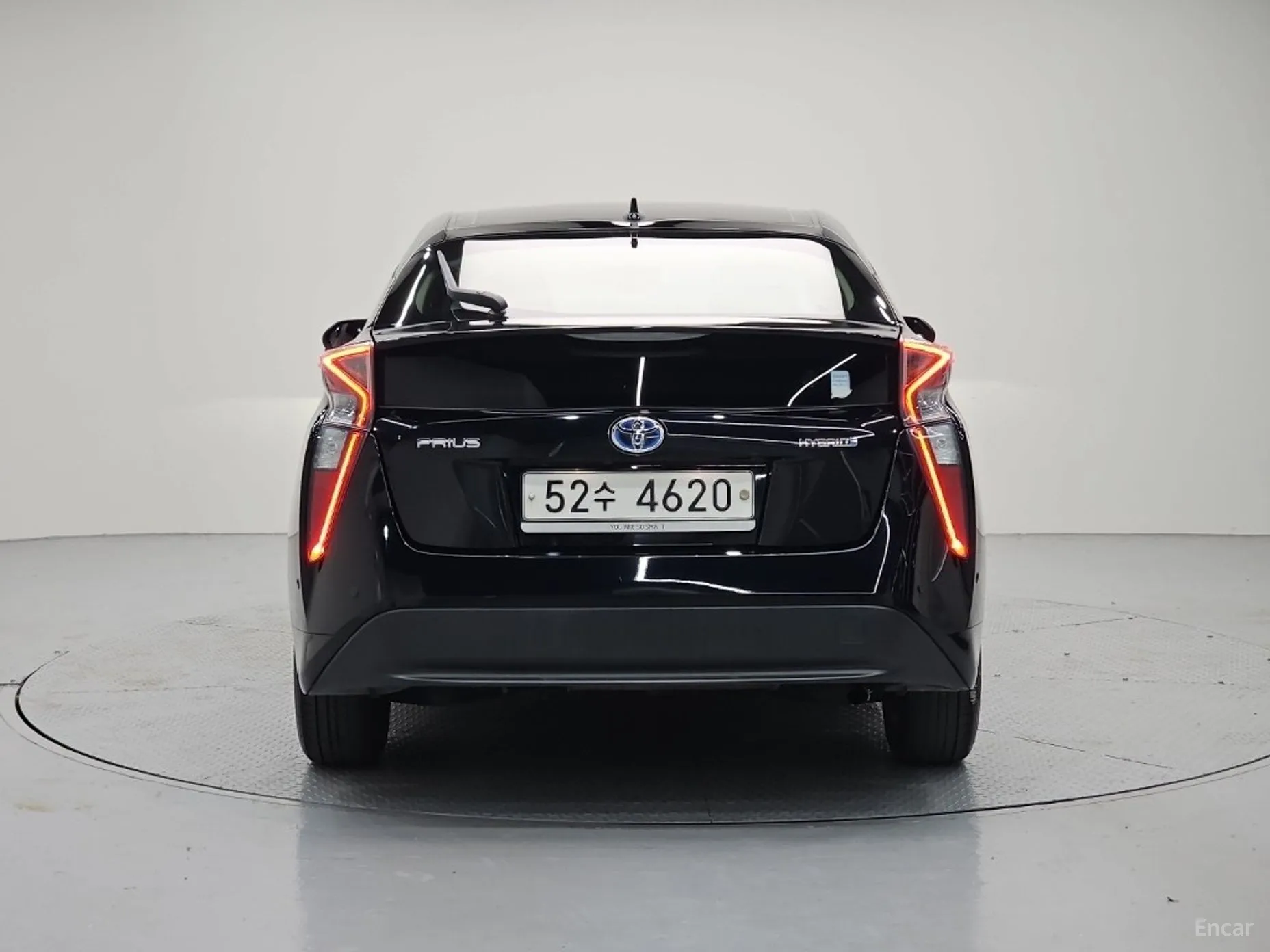 Toyota Prius 4th Generation превью 3