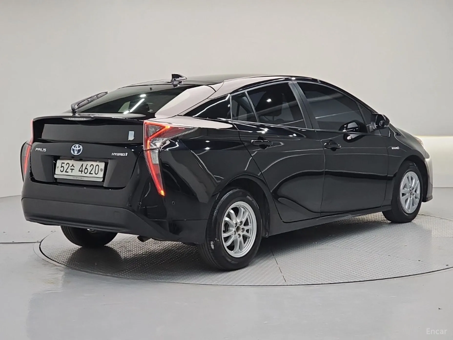 Toyota Prius 4th Generation превью 4