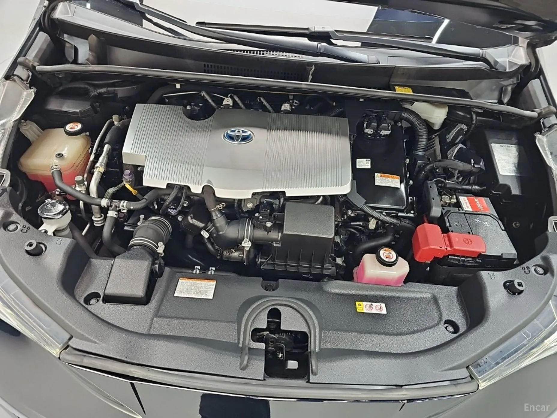 Toyota Prius 4th Generation превью 6