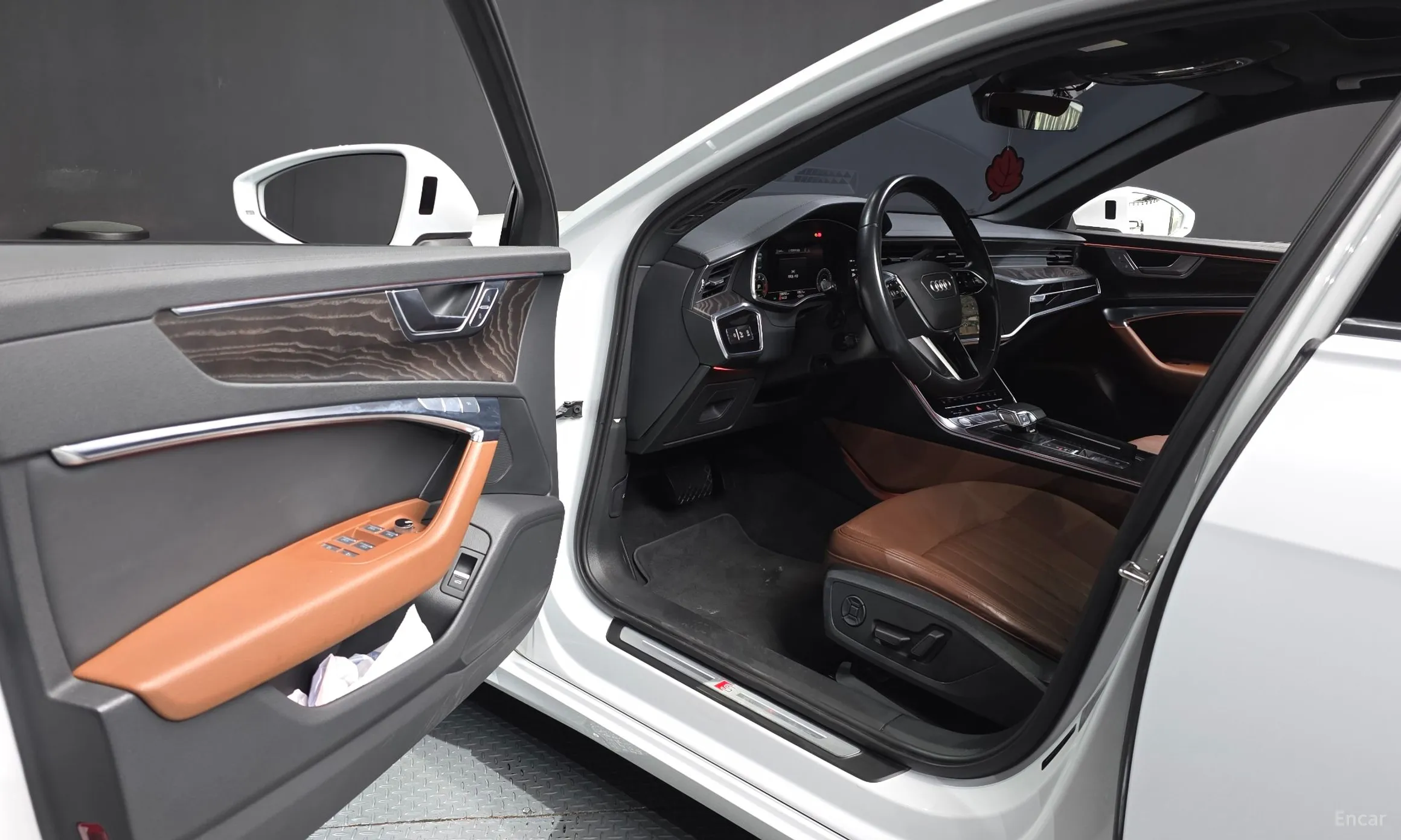 Audi A6 (C8) превью 10