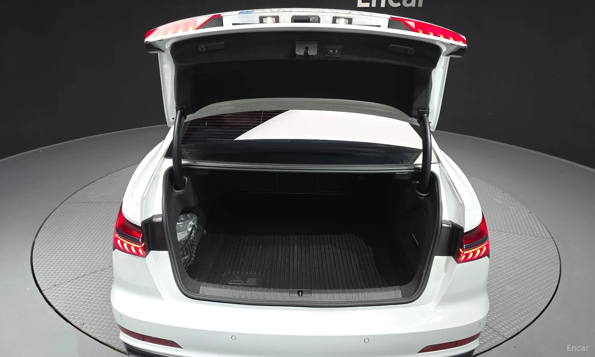 Audi A6 (C8) превью 20