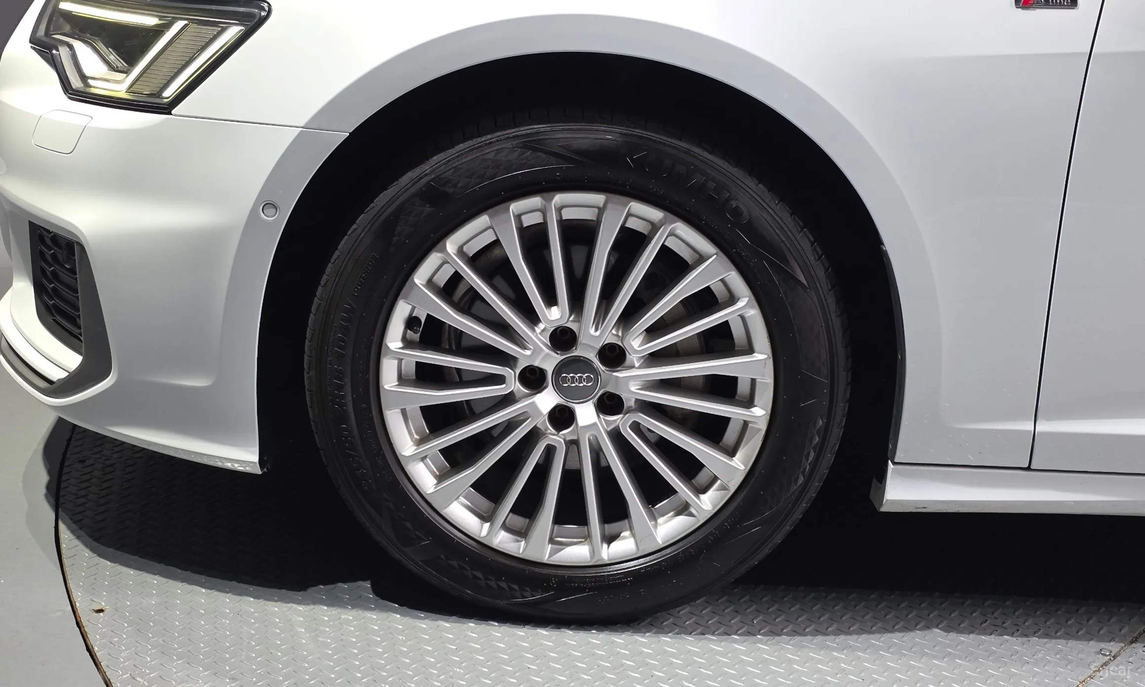 Audi A6 (C8) превью 5