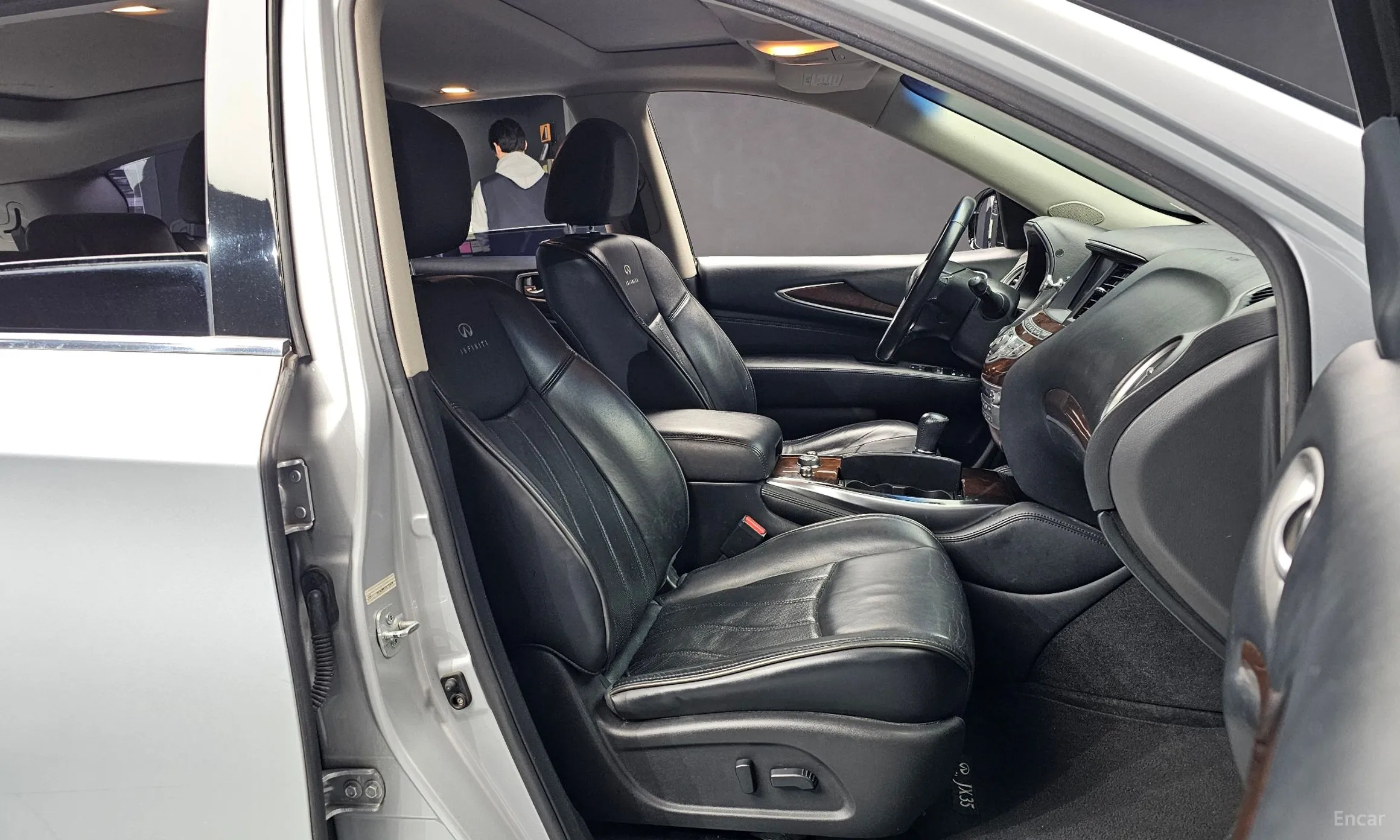 Infiniti JX35 превью 11