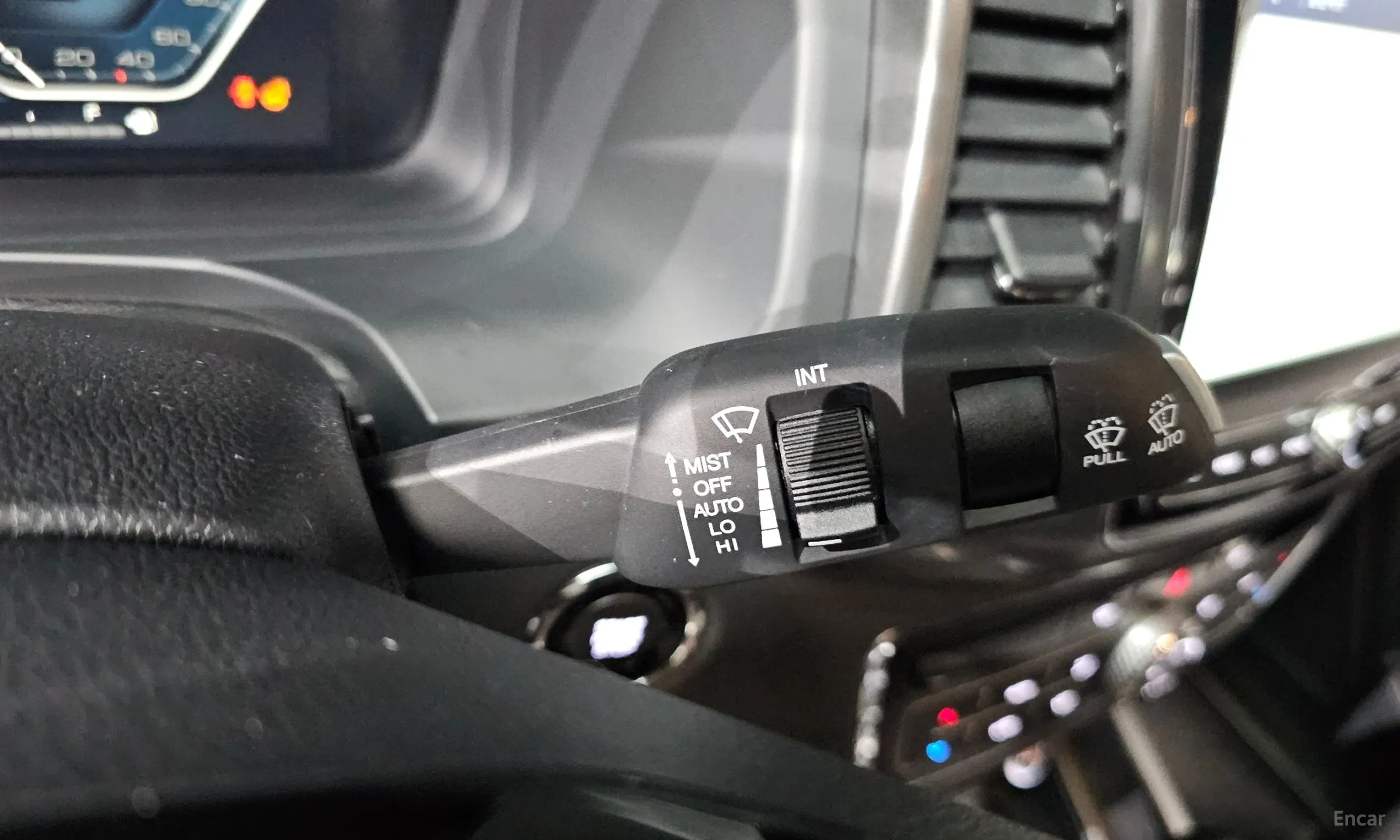 KG Mobility (SsangYong) Rexton Sports превью 18