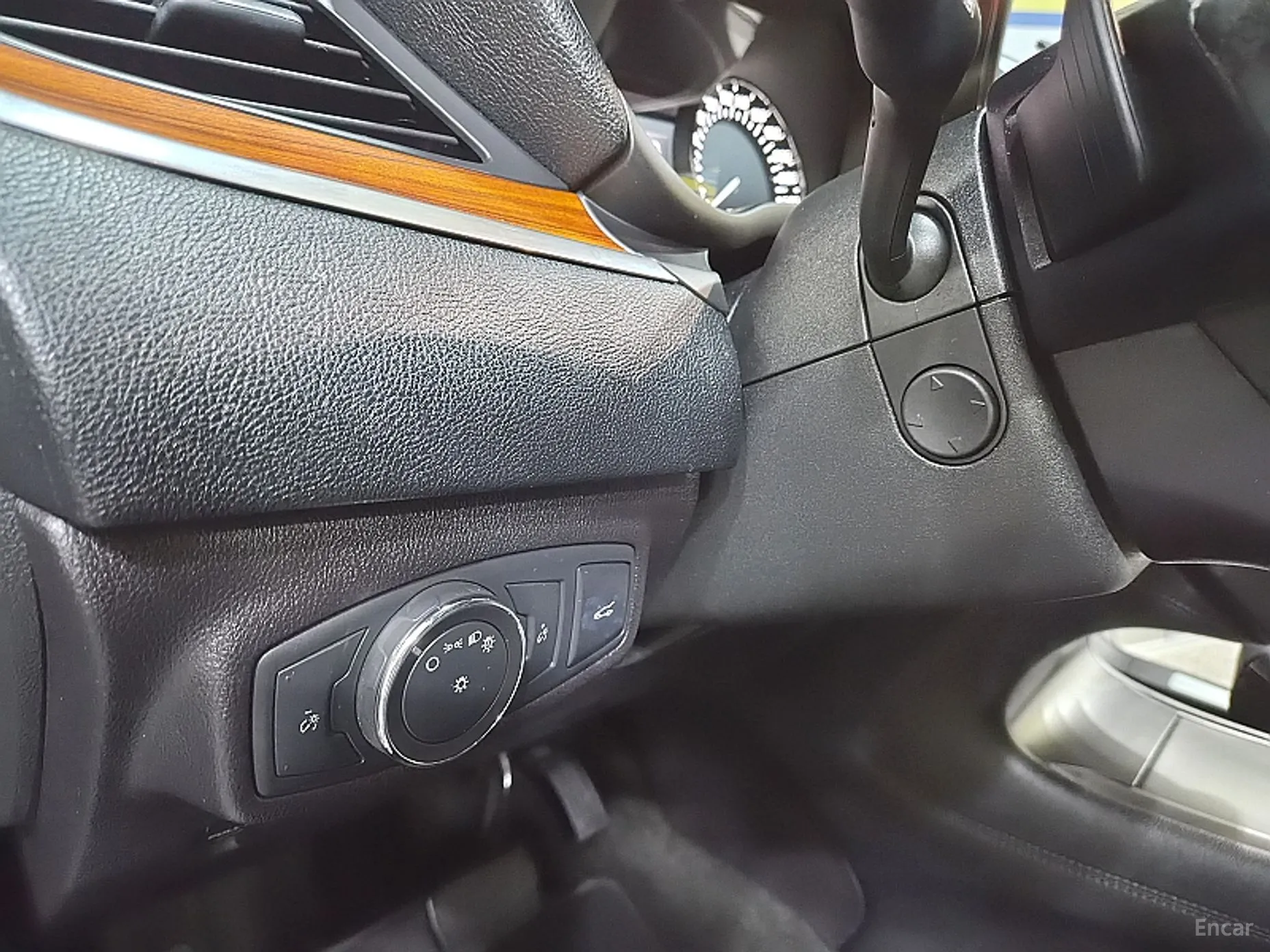 Lincoln MKC превью 13
