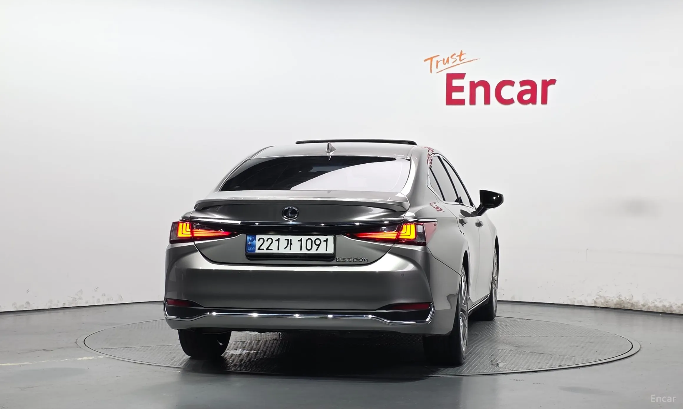 Lexus ES300h 7th Generation превью 4