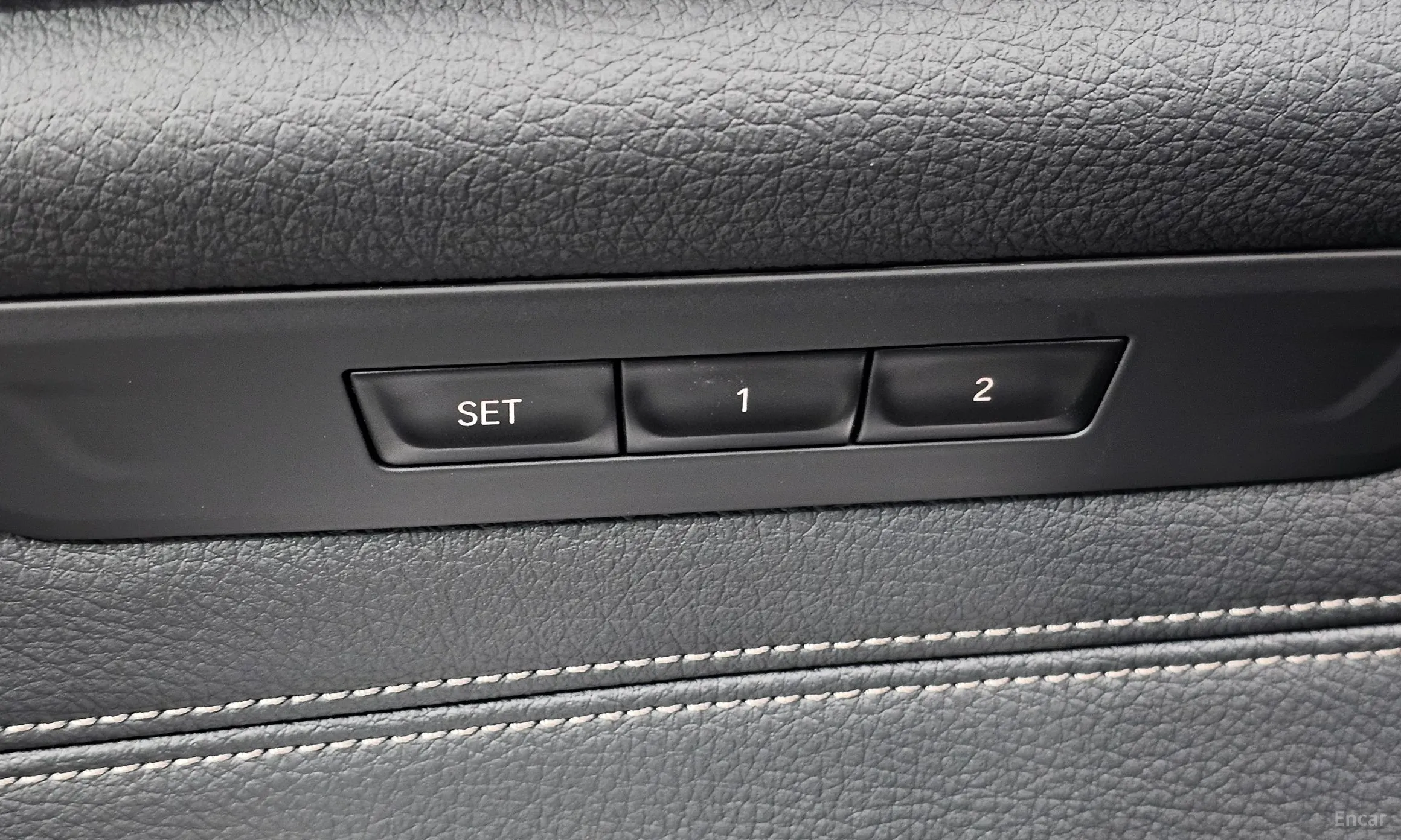BMW 5 Series (G30) превью 14