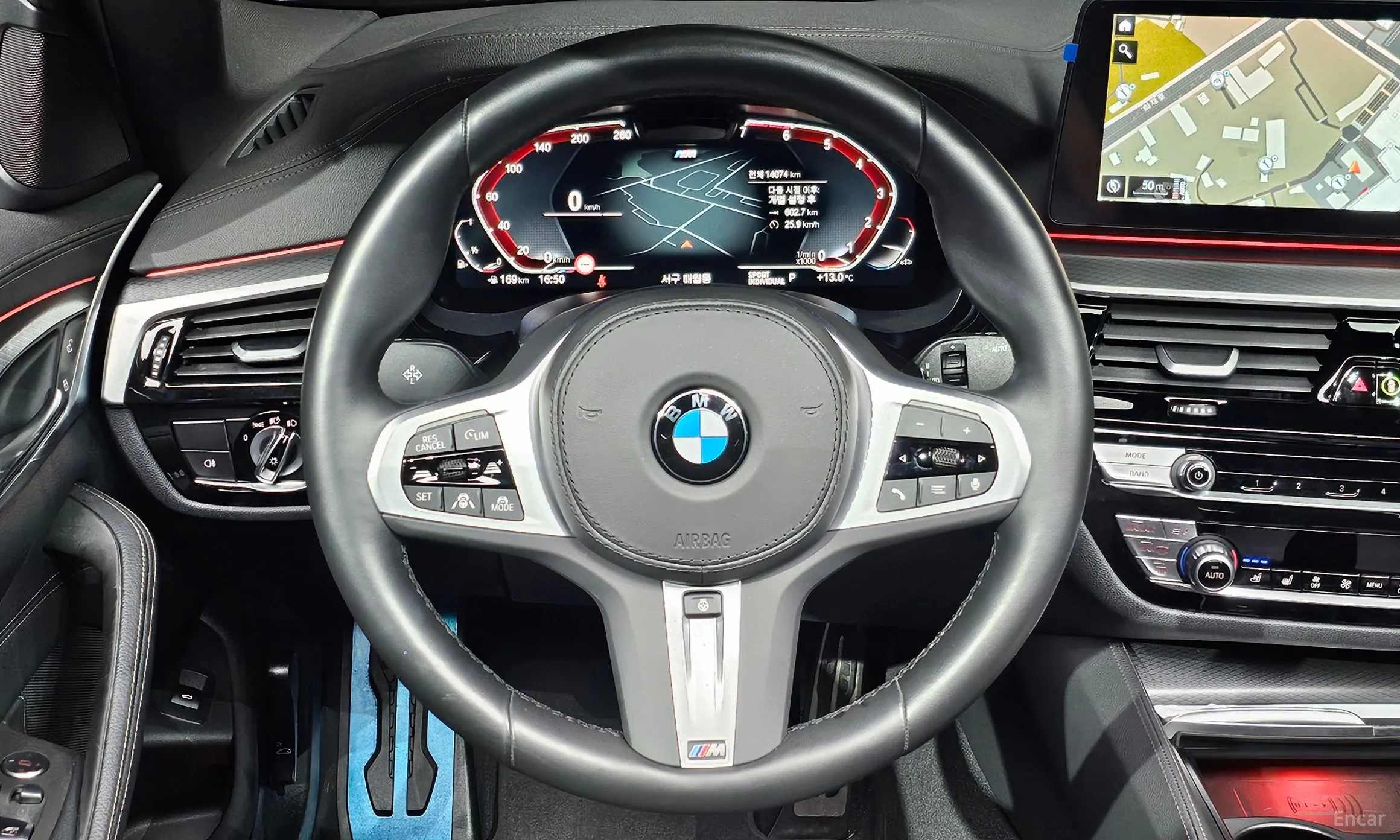 BMW 5 Series (G30) превью 18