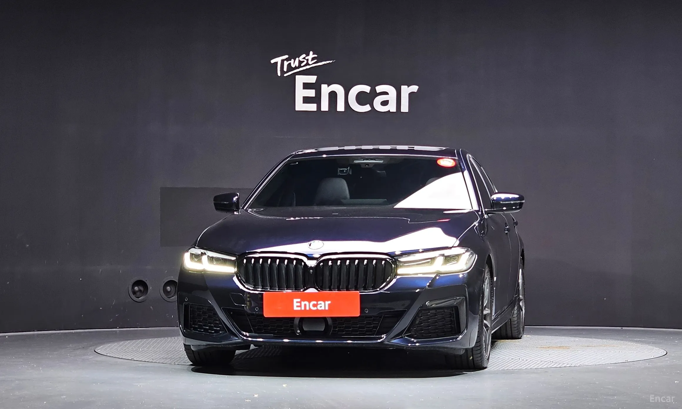 BMW 5 Series (G30) превью 3