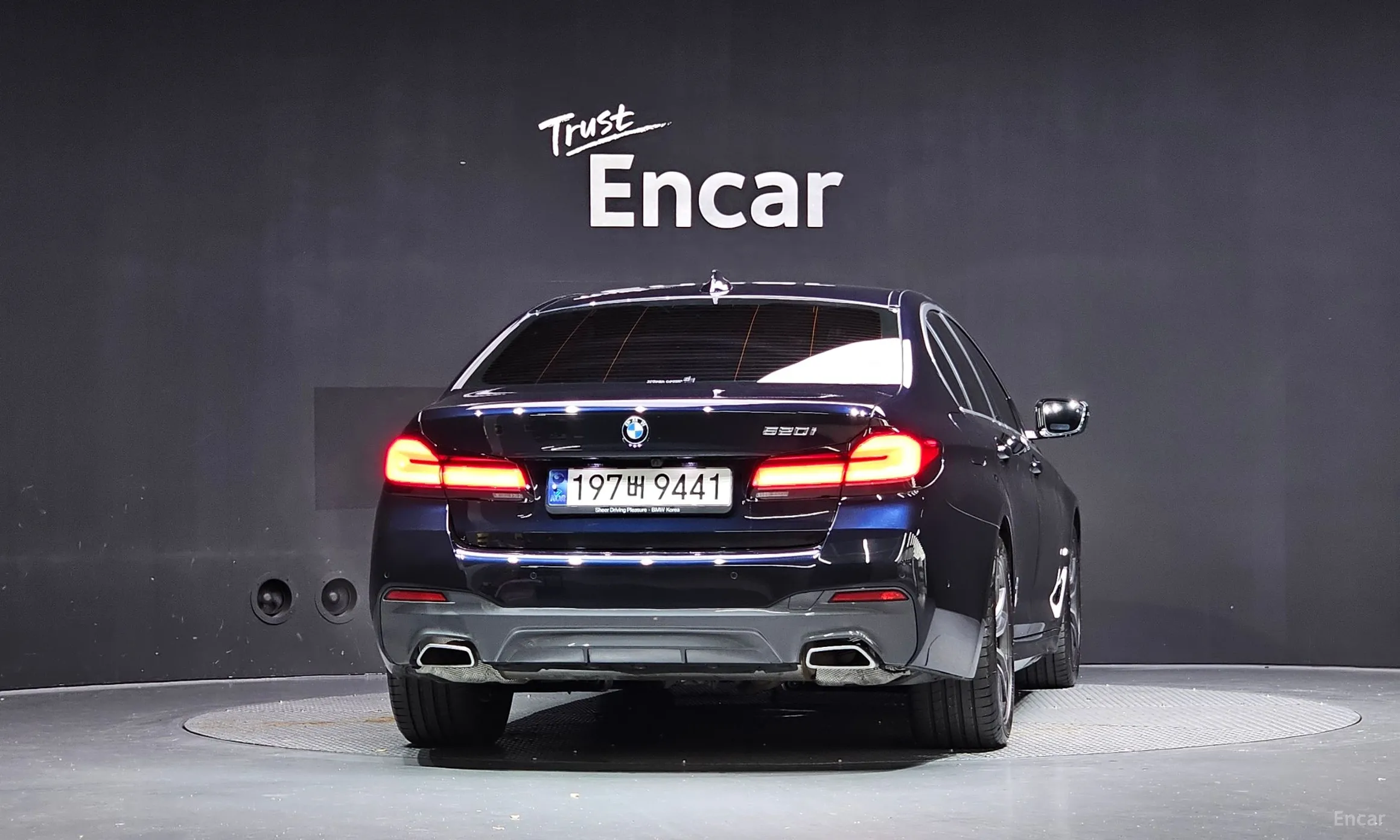 BMW 5 Series (G30) превью 4