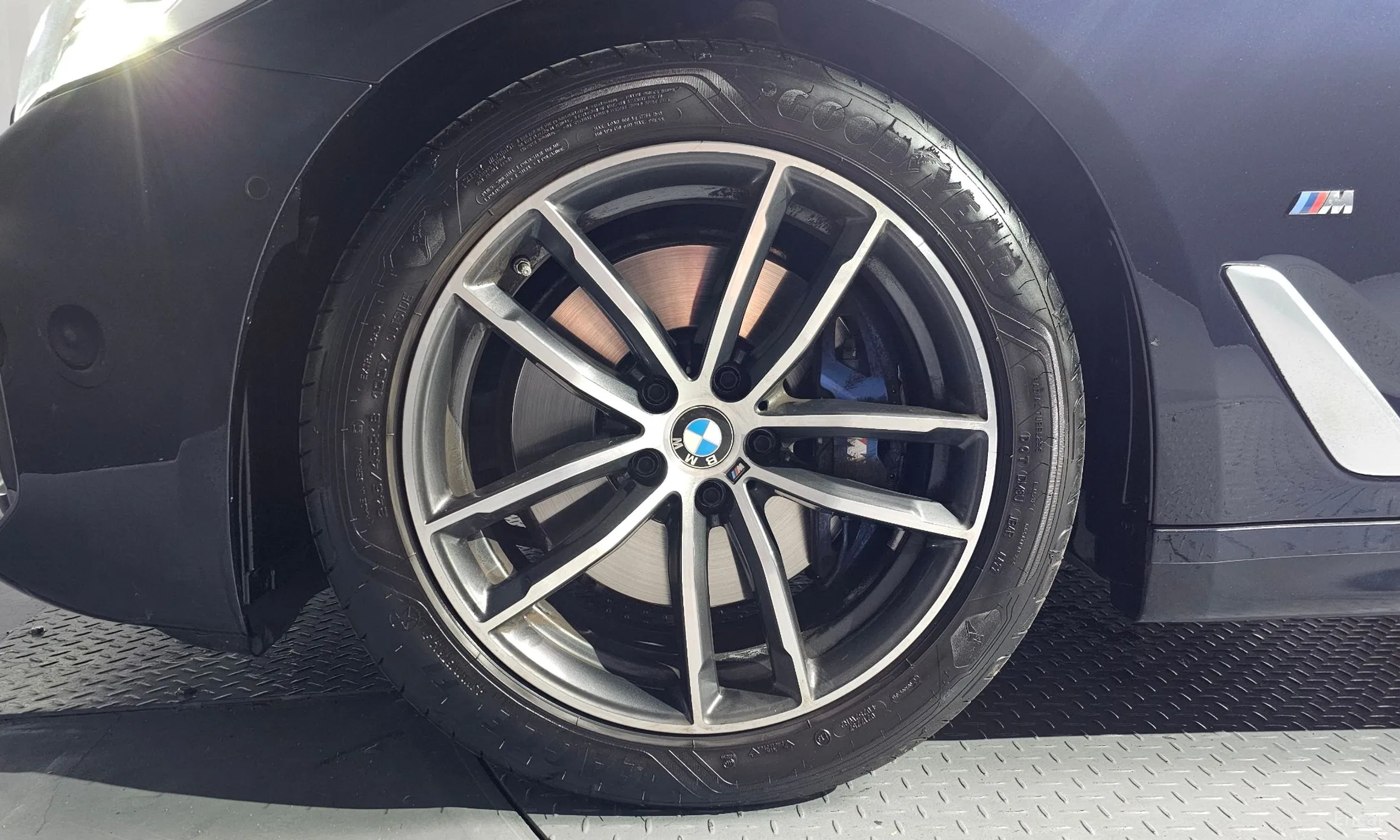 BMW 5 Series (G30) превью 5