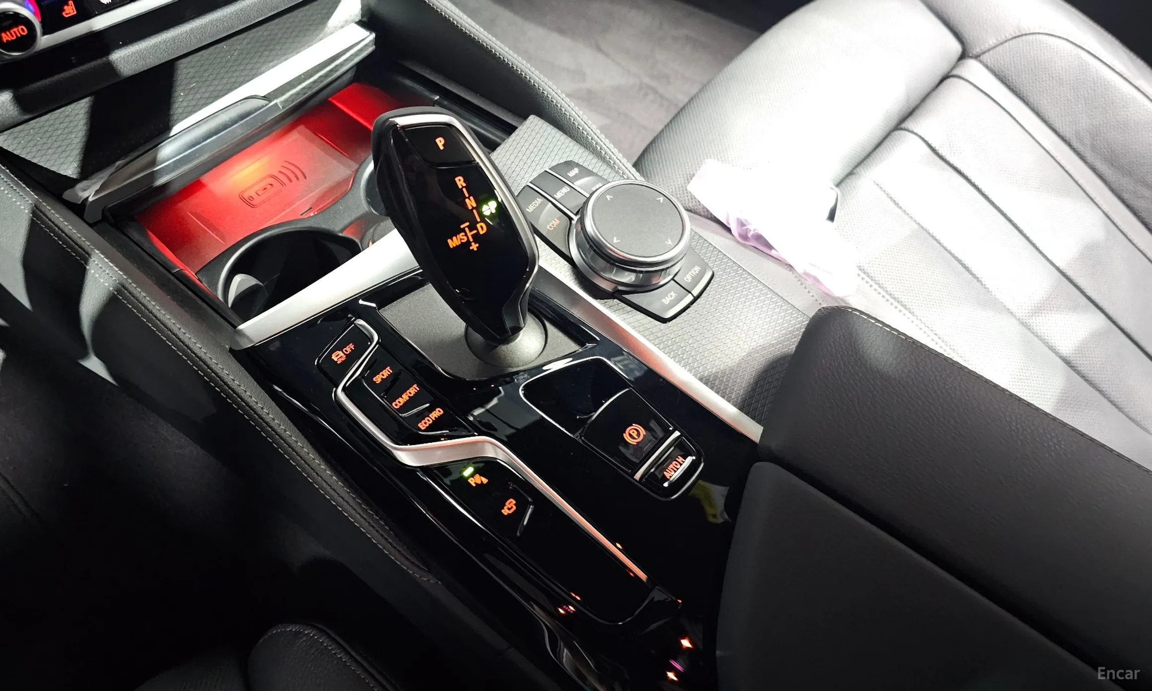 BMW 5 Series (G30) превью 9