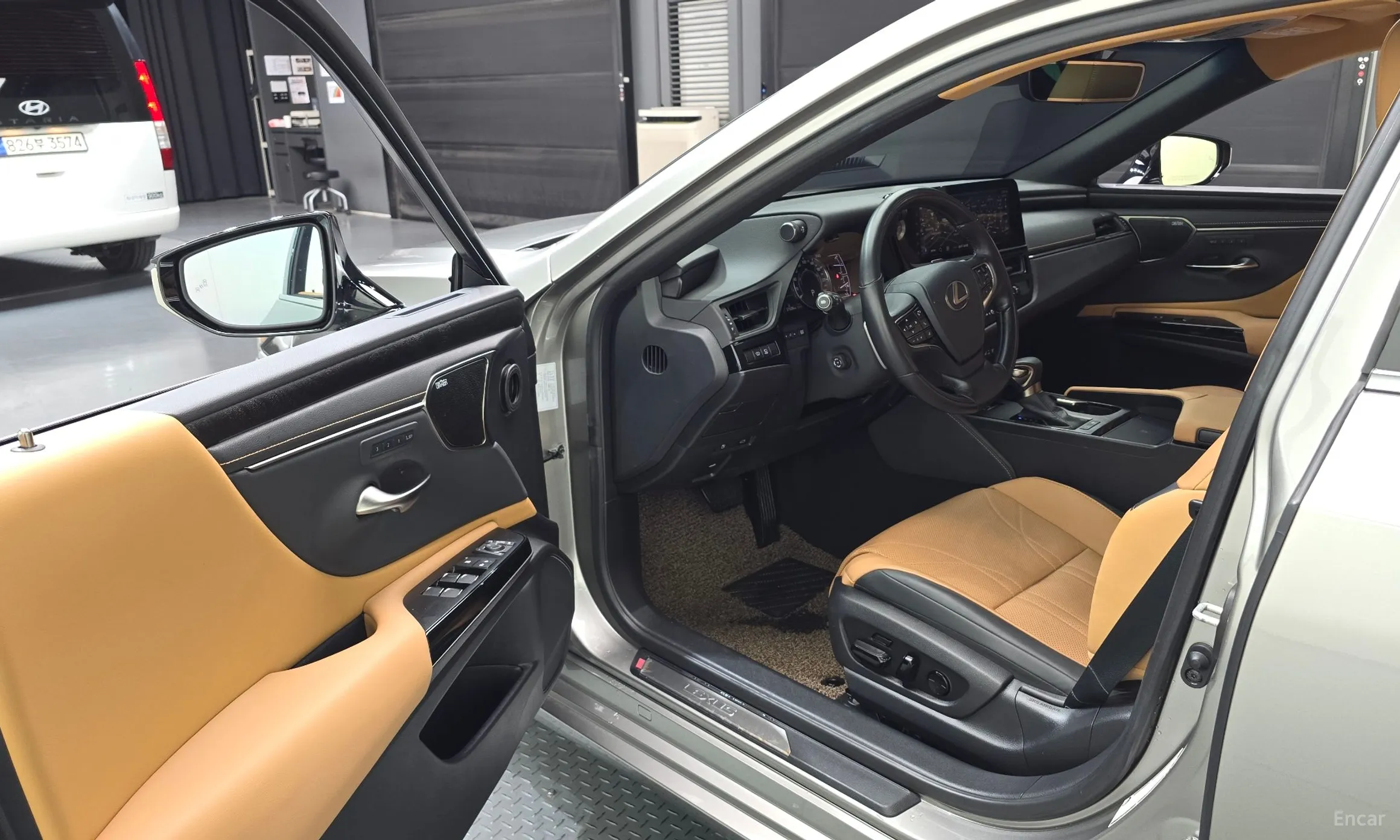 Lexus ES300h 7th Generation превью 10