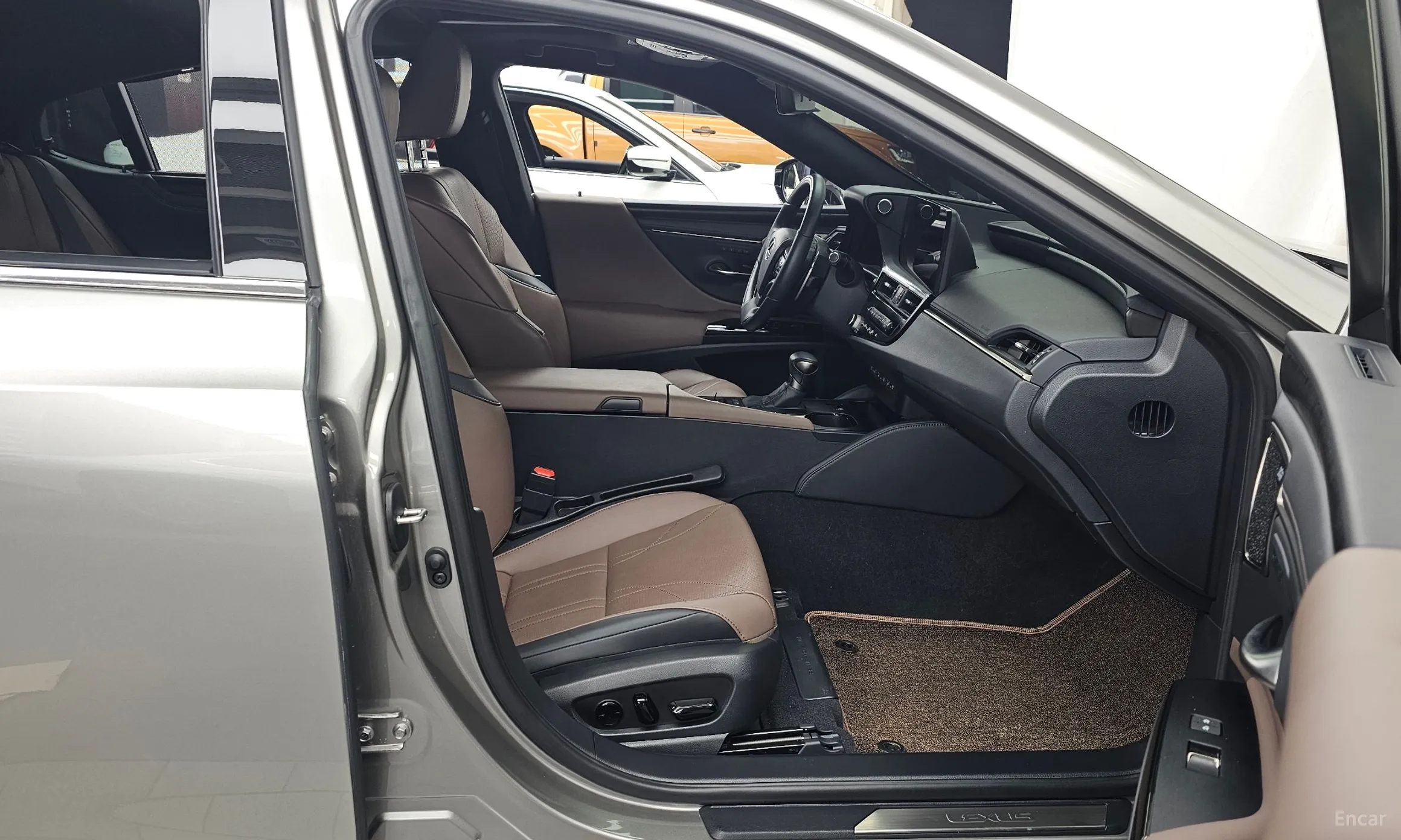Lexus ES300h 7th Generation превью 11