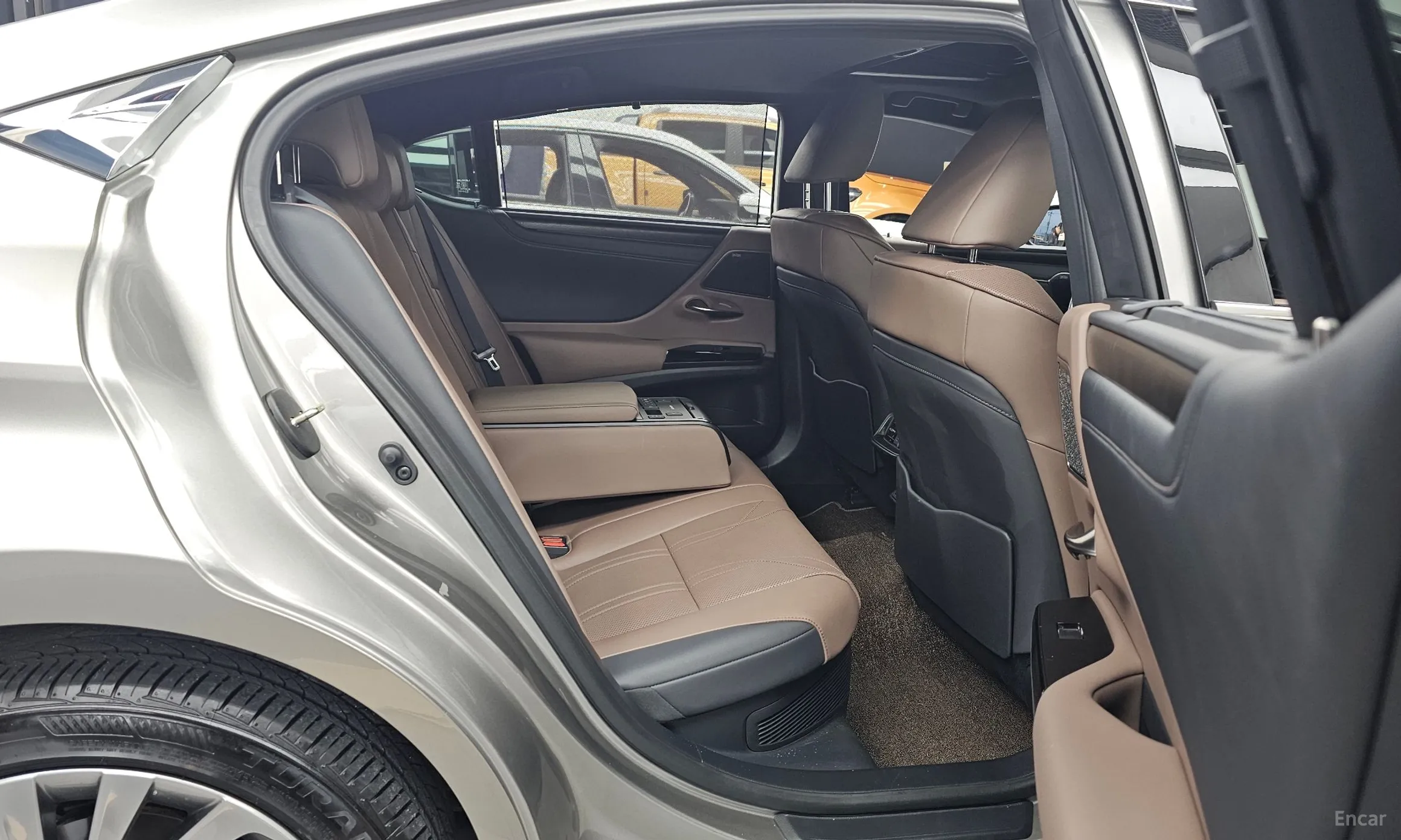 Lexus ES300h 7th Generation превью 12