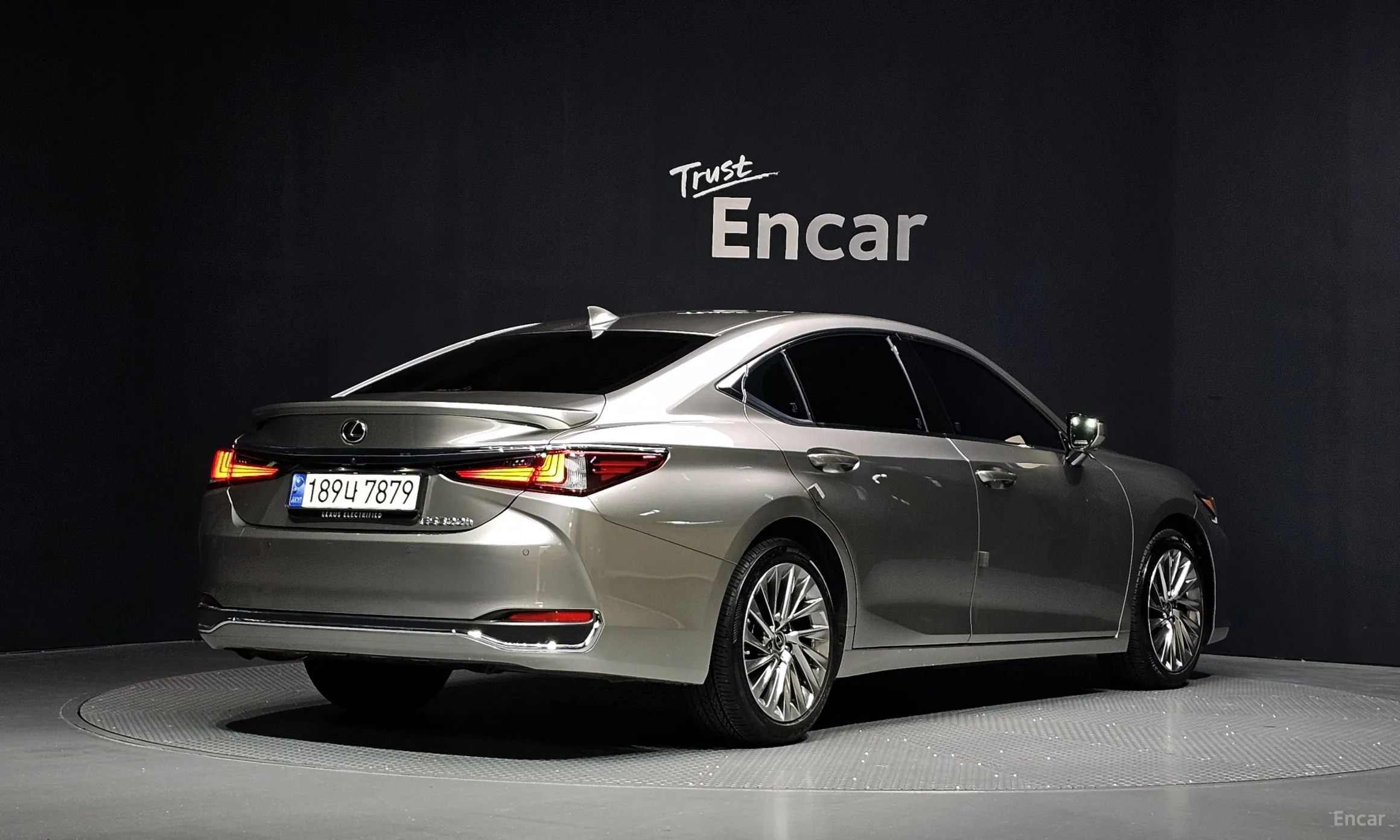 Lexus ES300h 7th Generation