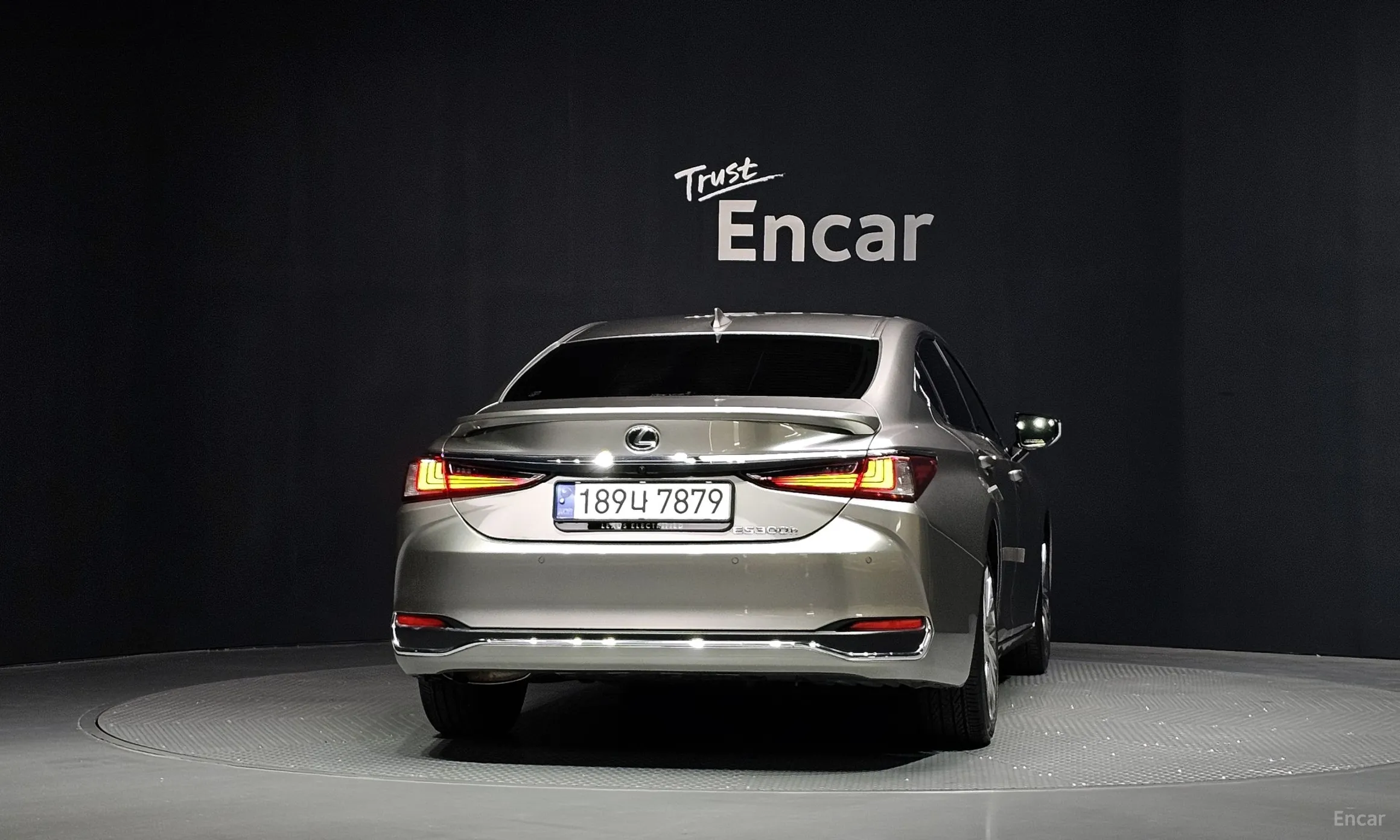 Lexus ES300h 7th Generation превью 4