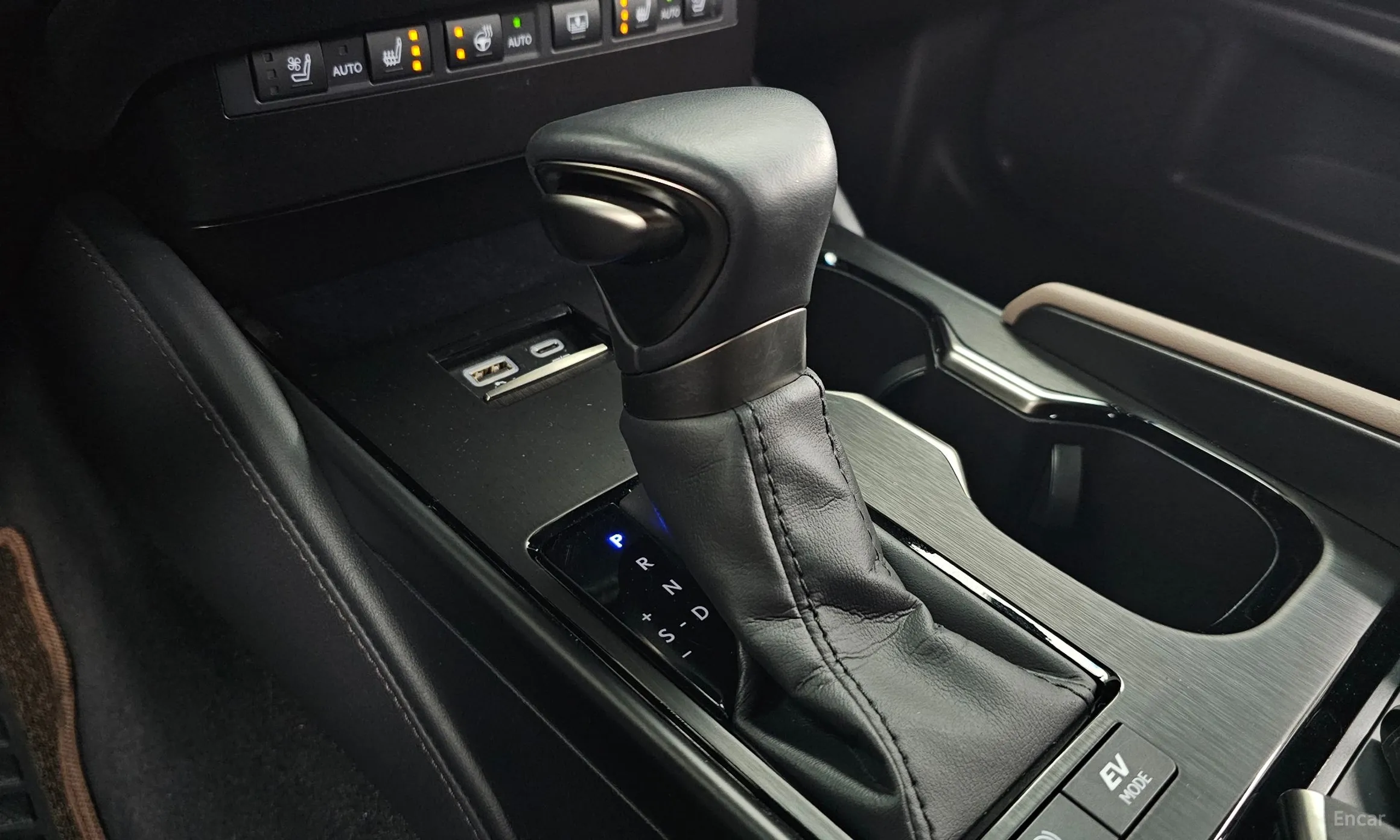 Lexus ES300h 7th Generation превью 9