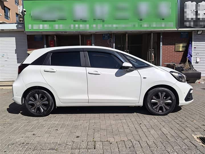 Honda Fit превью 3