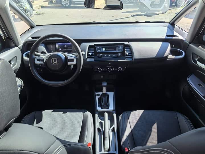 Honda Fit превью 5