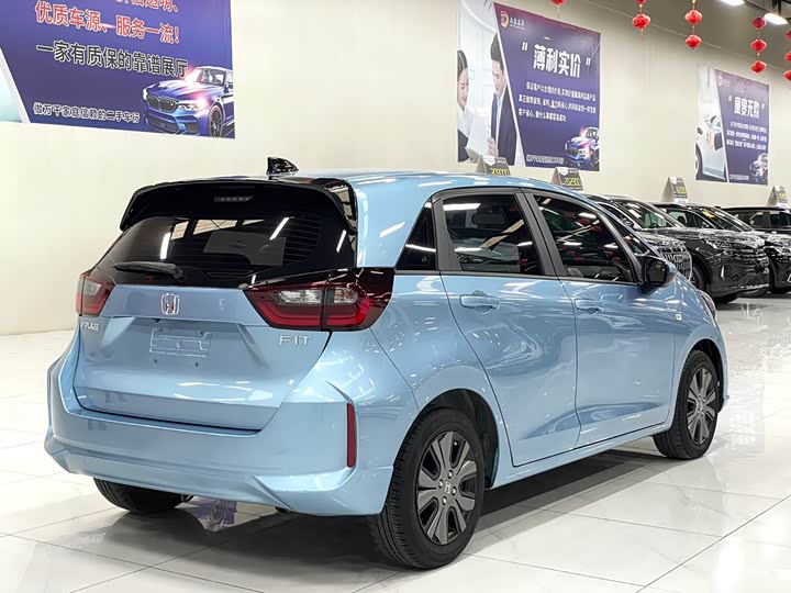 Honda Fit превью 3