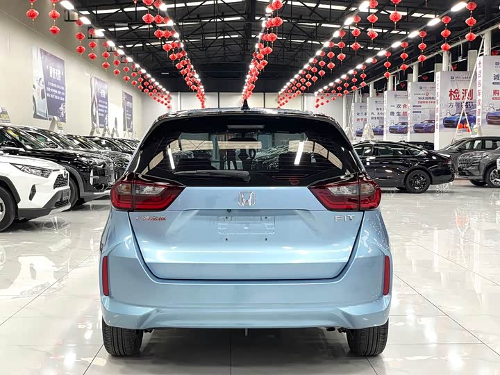 Honda Fit превью 4