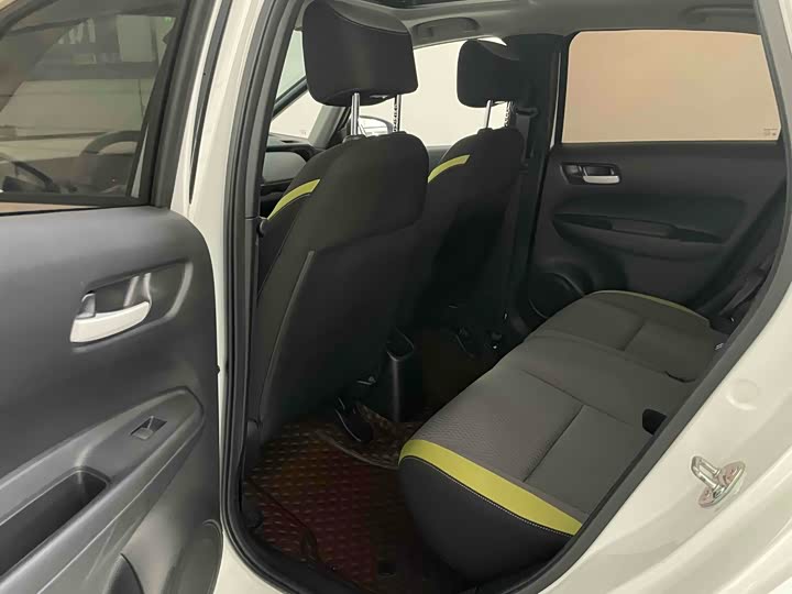 Honda Fit превью 6