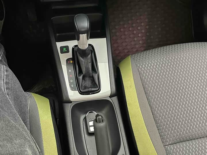 Honda Fit превью 7