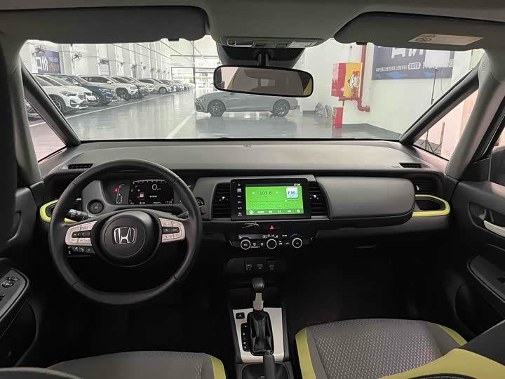 Honda Fit превью 8
