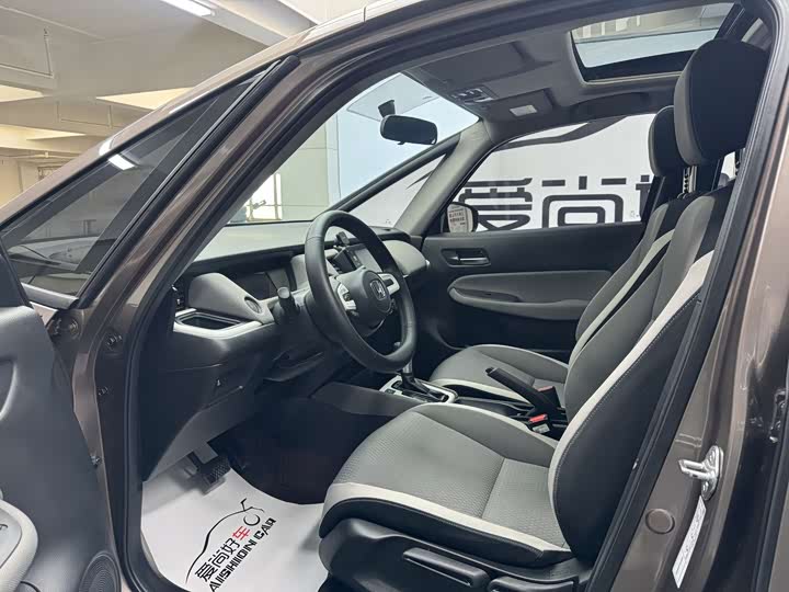 Honda Life превью 5