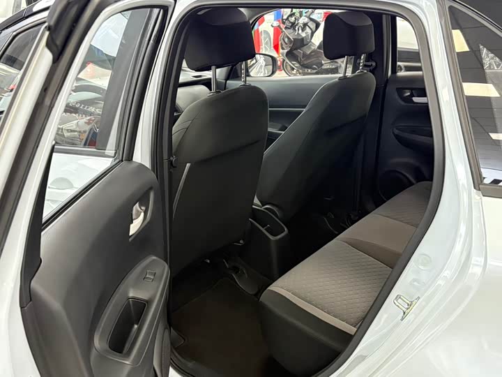 Honda Fit превью 6