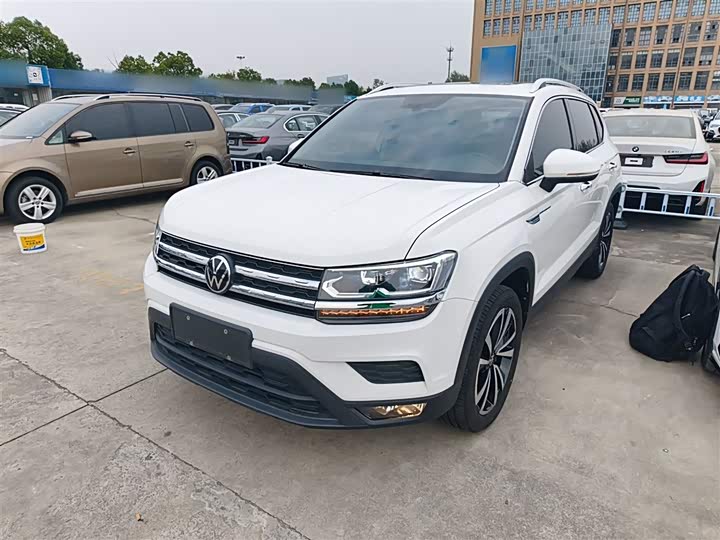Volkswagen Tharu
