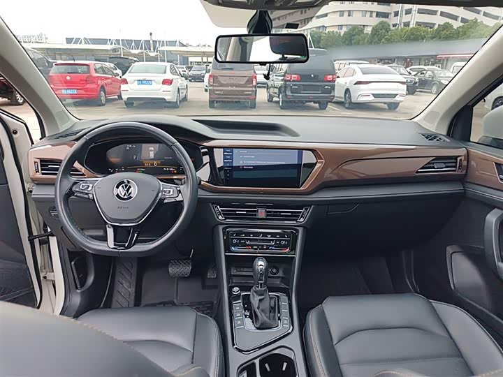 Volkswagen Tharu превью 5