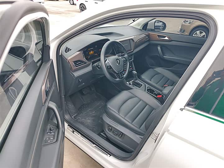 Volkswagen Tharu превью 6
