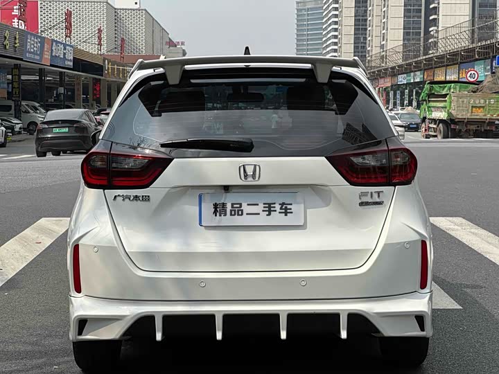 Honda Fit превью 4