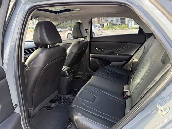 Hyundai Elantra превью 6
