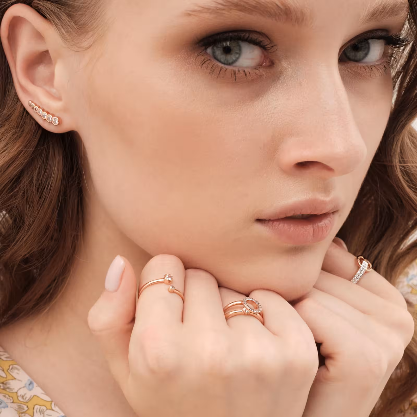 Серьги-эльфы из серебра с позолотой и фианитами — фото 4
