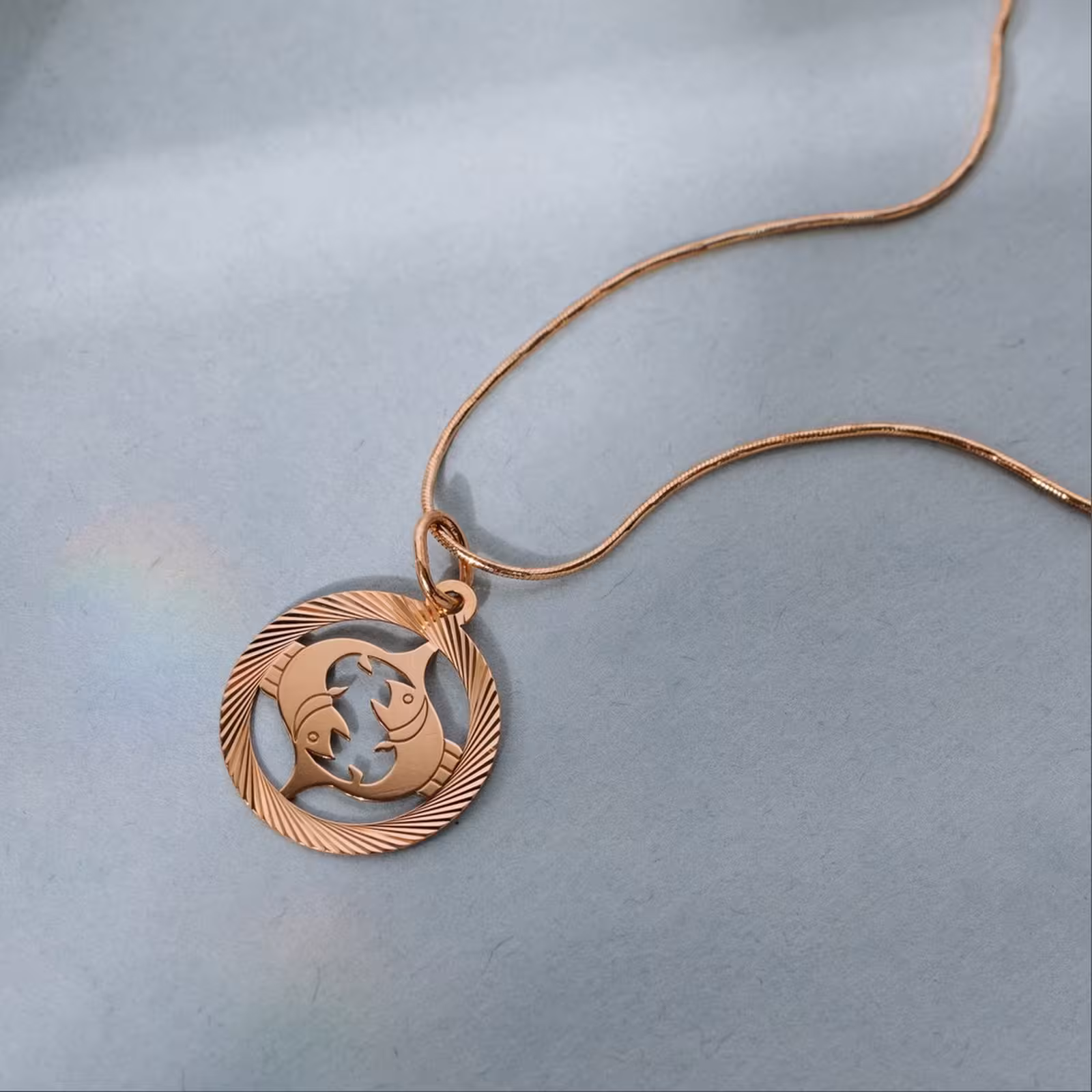 Подвеска из золота "Знак зодиака Рыбы" — фото 2