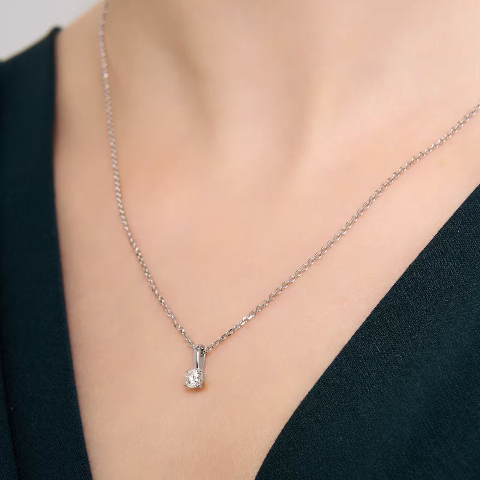 Подвеска из белого золота с бриллиантом 0,3 ct — фото 5