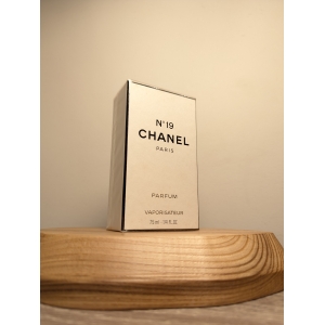 Духи Chanel № 19 7,5 мл винтаж 1986 года спрей в слюде Духи Chanel № 19 7,5 мл винтаж 1986 года спрей в слюде