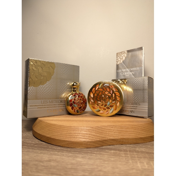 Набор Guerlain Les Meteorites: духи Mitsouko 7,5 мл, пудра 29 г винтаж 1990-х годов